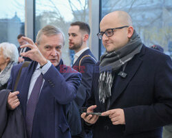 Senatorowie z wizytą studyjną w Muzeum Sztuki Nowoczesnej