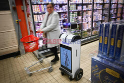 Robot Windy ochroniarzem w supermarkecie we Francji