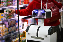 Robot Windy ochroniarzem w supermarkecie we Francji