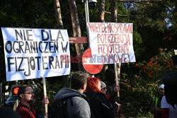 Protest fizjoterapeutów przed Sejmem