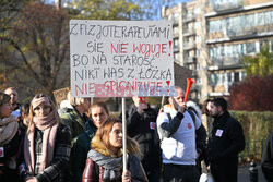 Protest fizjoterapeutów przed Sejmem