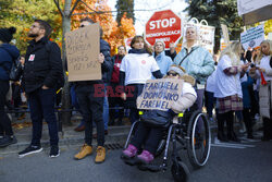 Protest fizjoterapeutów przed Sejmem