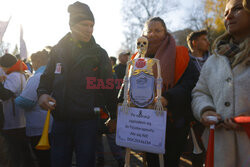 Protest fizjoterapeutów przed Sejmem