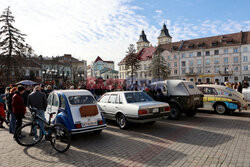 Wystawa zabytkowych samochodów w Iwano-Frankowsku