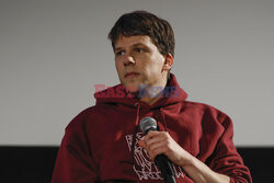 Jesse Eisenberg odbiera nagrodę podczas American Film Festival we Wrocławiu