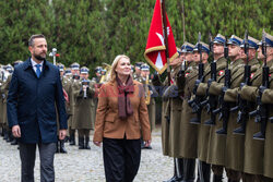 Wizyta minister obrony narodowej Czech w Warszawie