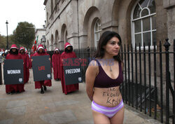 Protest w Londynie na rzecz praw kobiet w Iranie