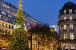 Galeria Lafayette w Paryżu w  bożonarodzeniowej odsłonie