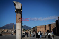 Ograniczenia dla turystów odwiedzających Pompeje