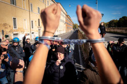 Antyrządowe demonstracje studentów we Włoszech