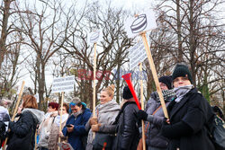 Protest pielęgniarek i położnych przed KPRM