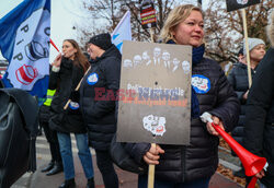 Protest pielęgniarek i położnych przed KPRM