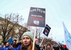 Protest pielęgniarek i położnych przed KPRM