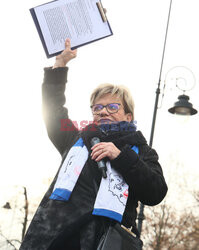 Protest pielęgniarek i położnych przed KPRM