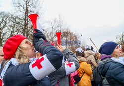 Protest pielęgniarek i położnych przed KPRM