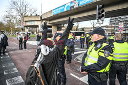 Demonstracja przeciwko targom broni w Rotterdamie