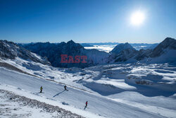 Otwarcie sezonu zimowego w niemieckim Zugspitze