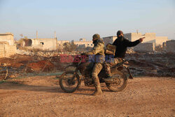 Syryjscy rebelianci podczas ofensywy w Aleppo