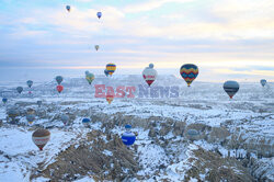 Balony w ośnieżonej Kapadocji