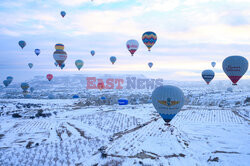 Balony w ośnieżonej Kapadocji