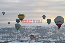 Balony w ośnieżonej Kapadocji