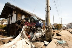 Trzęsienie ziemi i tsunami w Japonii