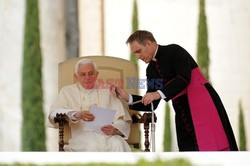 Audiencja Generalna papieża Benedykta XVI na Placu Św. Piotra