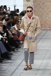 Paris Men SS arch