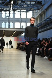 Milan Fashion Week  - arch