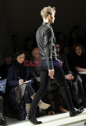 Milan Fashion Week  - arch