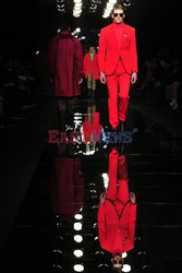 Milan Fashion Week  - arch