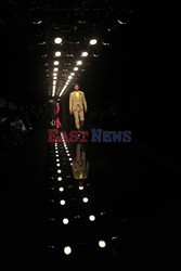 Milan Fashion Week  - arch