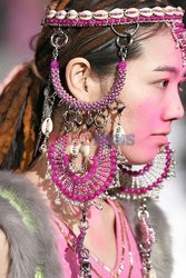 Manish Arora details details