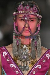 Manish Arora details details