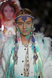 Manish Arora details details