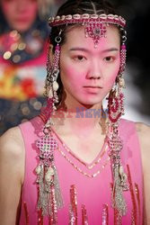 Manish Arora details details