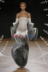 Iris Van Herpen LB