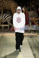 Vetements  LB