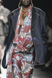 Etro details