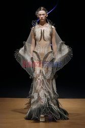 Iris Van Herpen LB