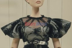 Moschino 52 web resolution detale